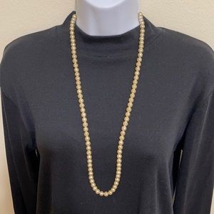 Beige pearl necklace